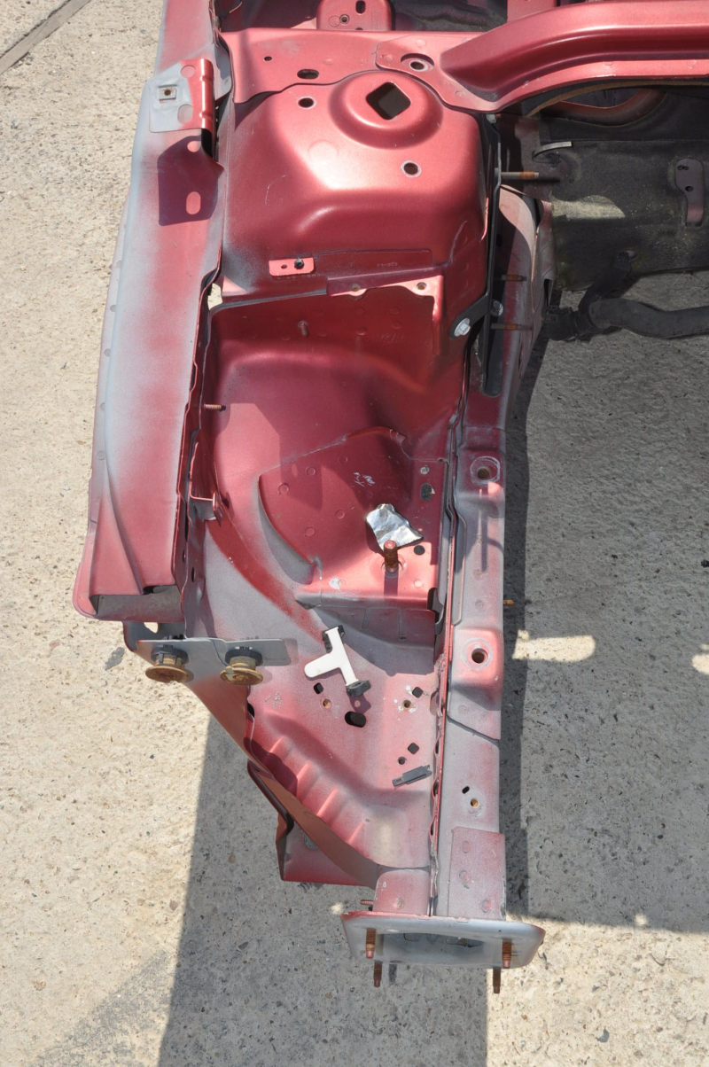 Front right quarter Ford Fusion mk5 13-16 without bracket red on body, pokes