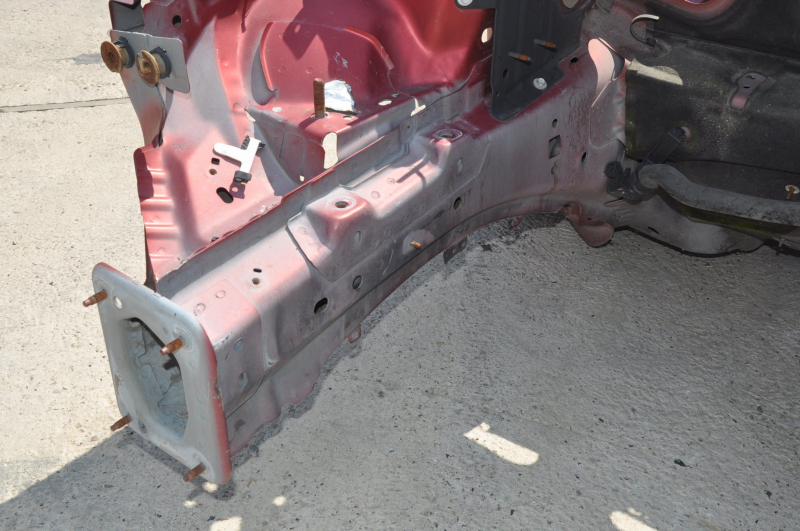 Front right quarter Ford Fusion mk5 13-16 without bracket red on body, pokes