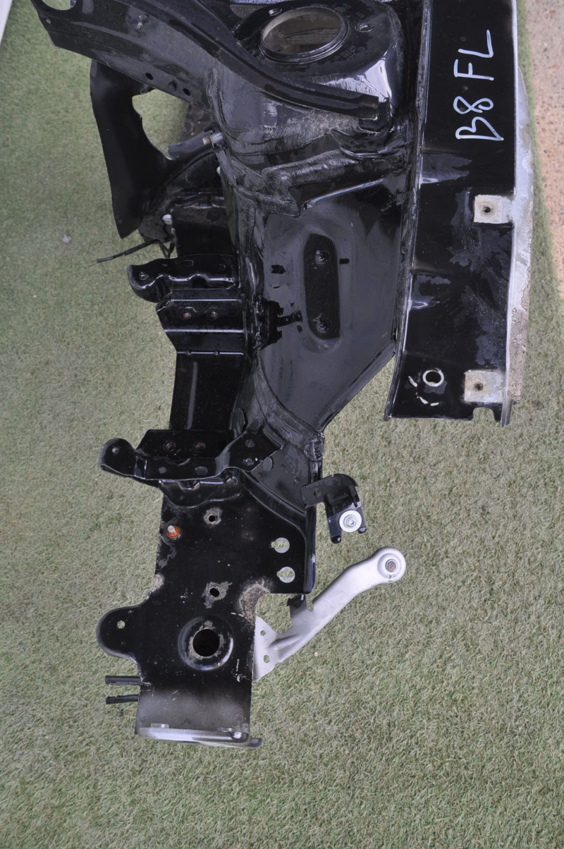 Front left quarter VW Passat b8 16-19 USA black with central pillar, pokes