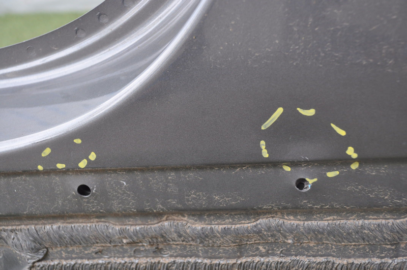 The central left body pillar of Chevrolet Volt 16 is sawn off, dented