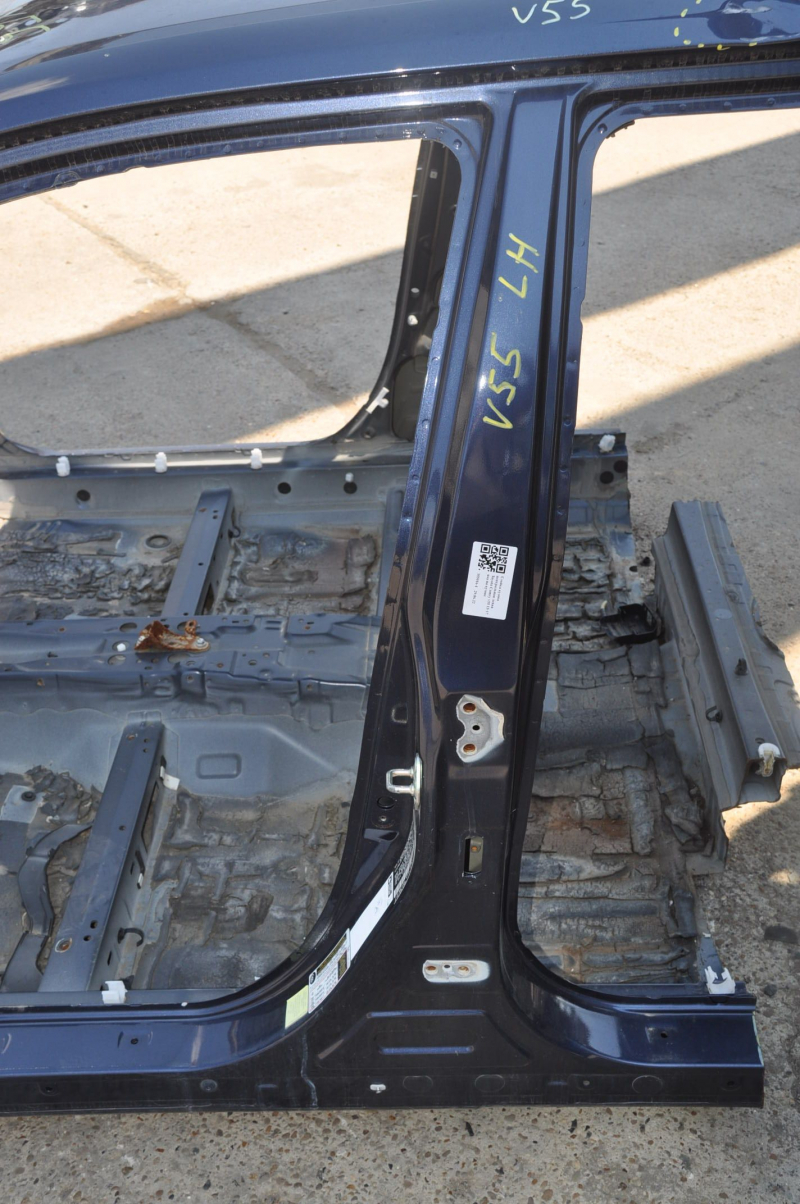 Body pillar central left Toyota Camry v55 15-17 usa on the body