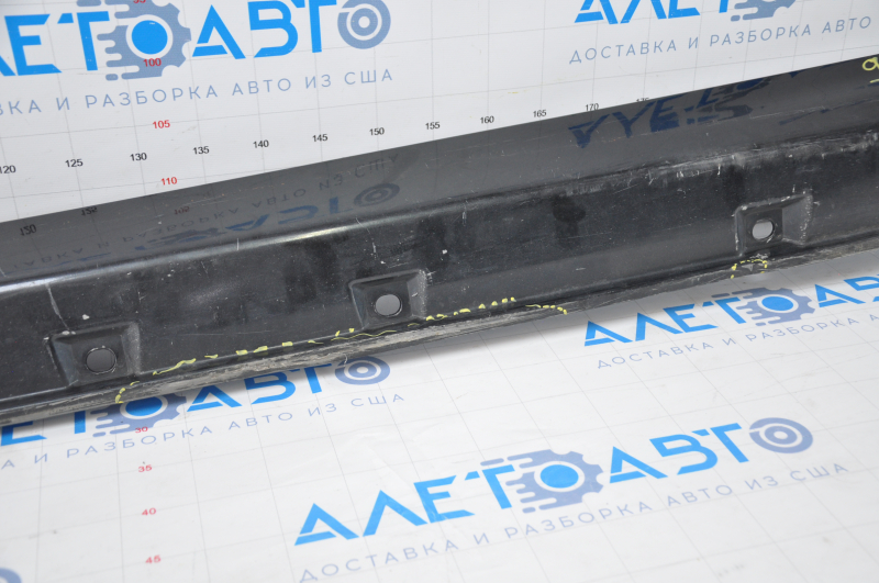 Left side sill for Suzuki Kizashi 10-15, black, broken fasteners, tears, dents, scratches