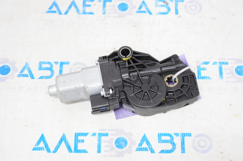 Motor for adjusting the lower cushion of the driver's seat Subaru Outback 15-19 front