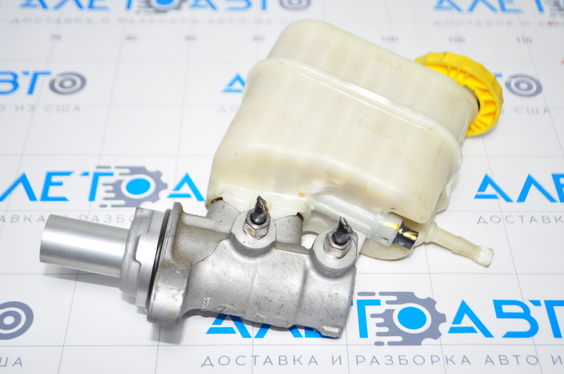 Chrysler 200 15-17 Brake Master Cylinder with Reservoir