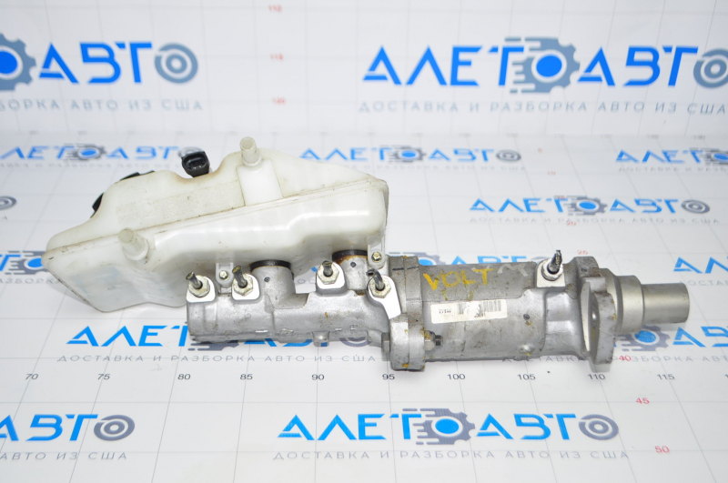 Chevrolet Volt 11-15 brake master cylinder with reservoir and cover