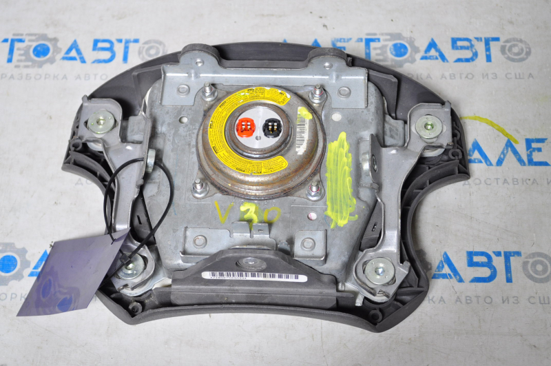 Airbag in the driver's steering wheel of a Toyota Camry v30 02-04, gray, scratches, chrome peeling