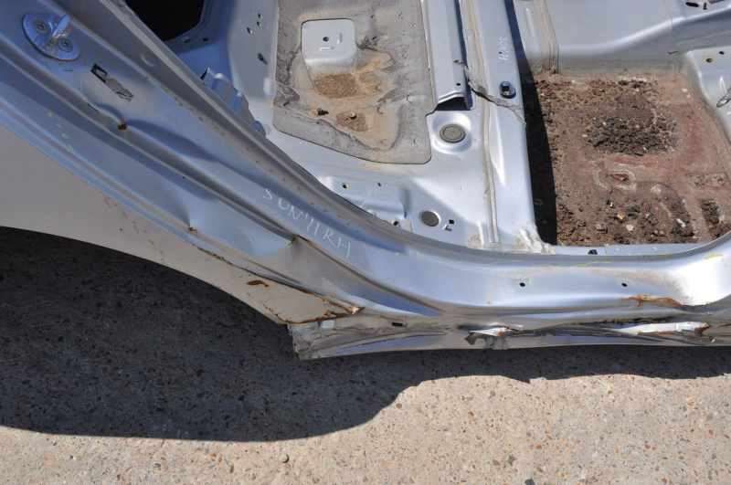 Quarter wing rear right Hyundai Sonata 11-12 silver on the body, dents, bumps