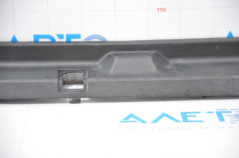 Rear bumper trim Lexus GX470 03-09 broken fasteners, scratches