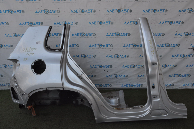 Quarter wing rear right VW Tiguan 09-18 silver with central pillar, corrosion, bumps