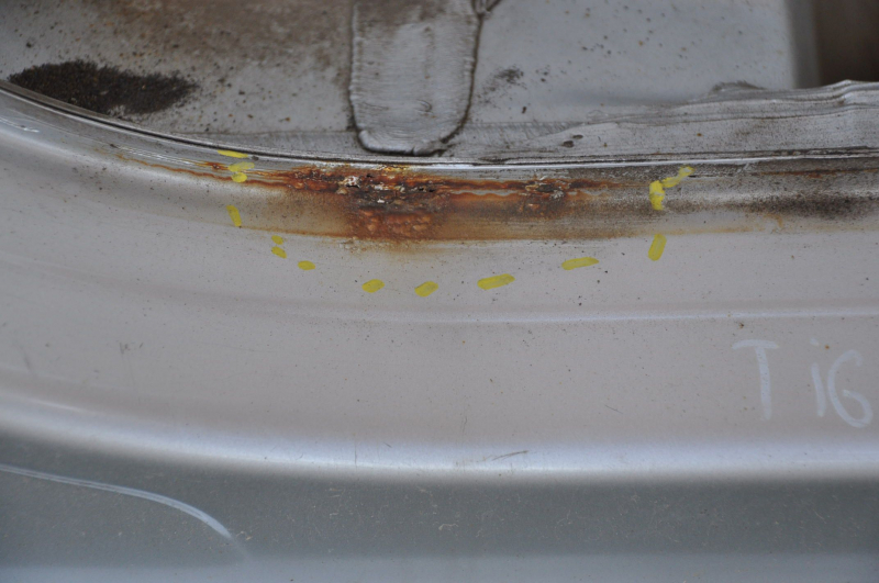 Quarter wing rear right VW Tiguan 09-18 silver with central pillar, corrosion, bumps