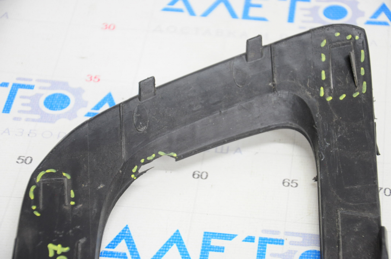 Left bumper grille Hyundai Santa FE Sport 13-16 prerest usa under fog lights, crack, broken fasteners