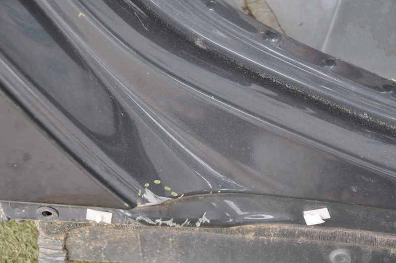 Quarter wing rear right Chevrolet Volt 11-15 graphite with central pillar, dented, bumps