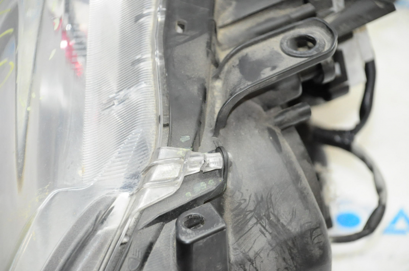 Front right headlight complete Lexus ES300h ES350 13-15 prerest xenon + LED DRL, broken fastener, for polishing