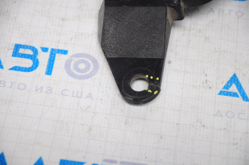 Upper part of air intake Toyota Camry v50 12-14 usa defect along the edge, dented, crack in fastening