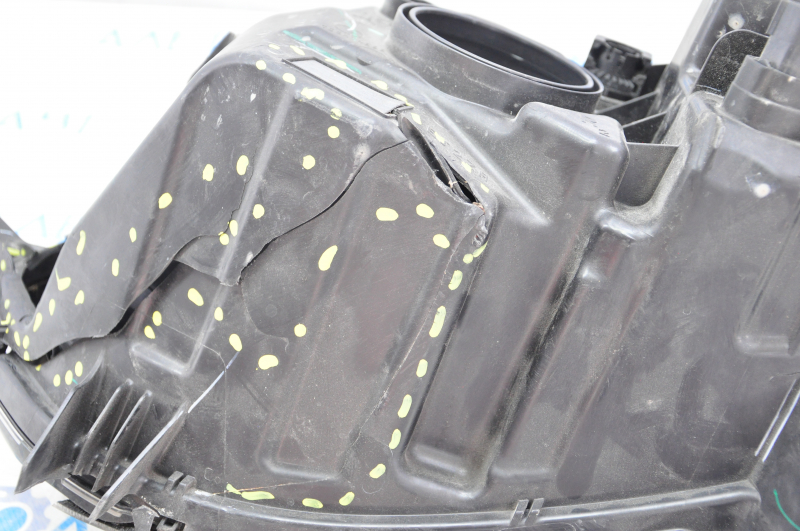Headlight front right bare Ford Fusion mk5 13-16 broken housing, no plugs