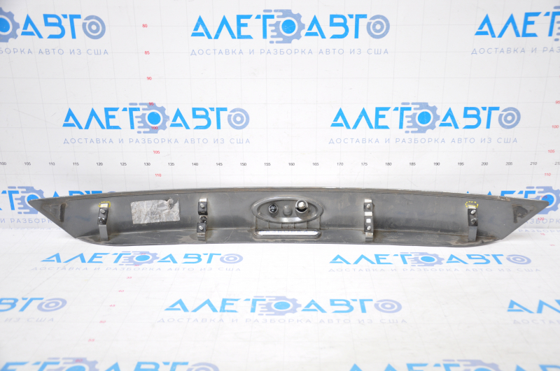 Ford Focus mk3 11-18 prerest 5d trunk door molding with emblem, fastening breaks, scratches on the emblem