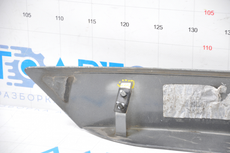 Ford Focus mk3 11-18 prerest 5d trunk door molding with emblem, fastening breaks, scratches on the emblem