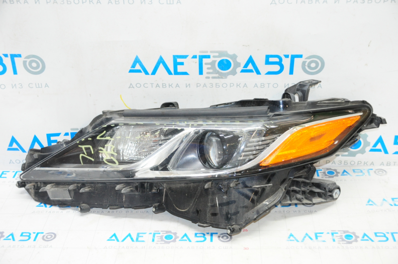Headlight front left complete Toyota Camry v70 18-18 halogen + LED, water damage, for polishing