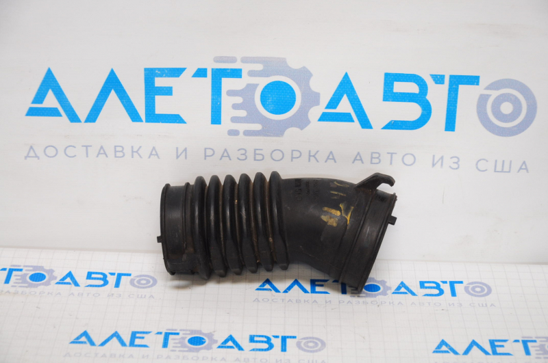 Air duct for the Honda Accord 13-17 hybrid manifold