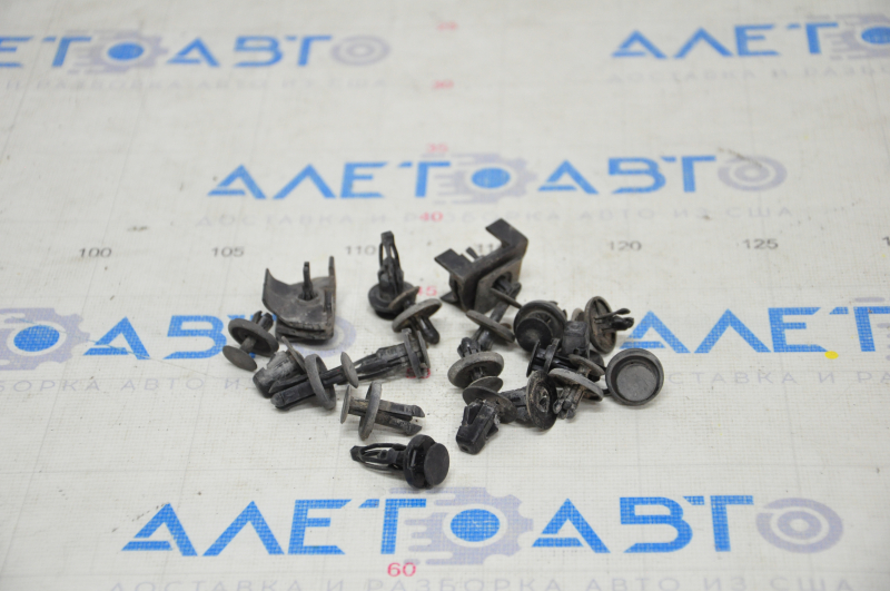Toyota Highlander 14-19 Front Fender Clips Incomplete, 20pcs