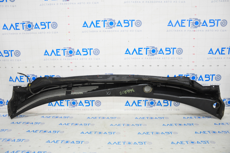 Windscreen wiper grille plastic Nissan Rogue 14-20 broken honeycomb