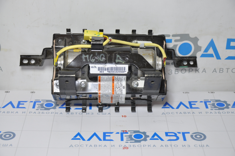 Passenger airbag in the dashboard of the Mazda6 09-13