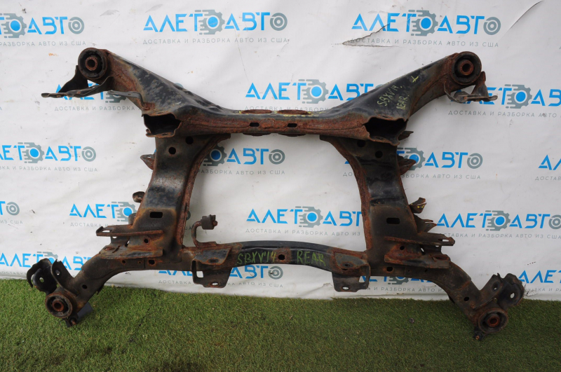 Subaru XV Crosstrek 13-17 rear subframe is rusty, lever ears are dented, all S/B need replacement
