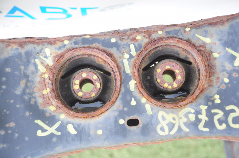 Subaru XV Crosstrek 13-17 rear subframe is rusty, lever ears are dented, all S/B need replacement