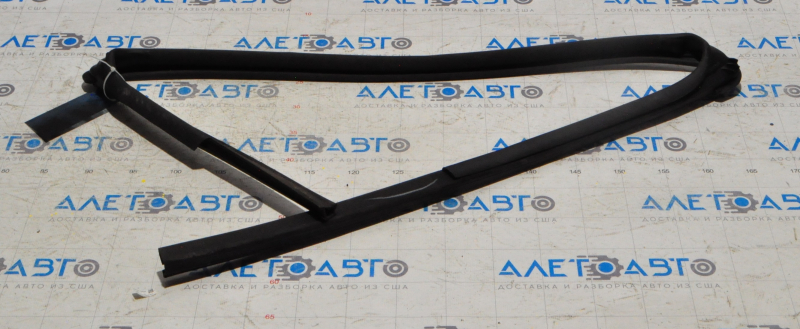 Rear left glass seal Honda HR-V 16-22