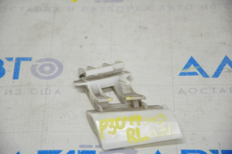 Rear bumper mount left Toyota Prius 30 10-15 under the light, breakage of the mount