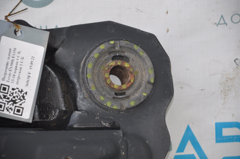 Rear subframe Lexus ES300h ES350 13-18 torn 1 S/B, cracked 1 S/B