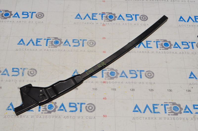 Rear right door glass guide for Toyota Prius V 12-17