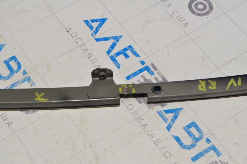 Glass guide door rear right Lexus RX350 RX450h 16-22 dent, bent