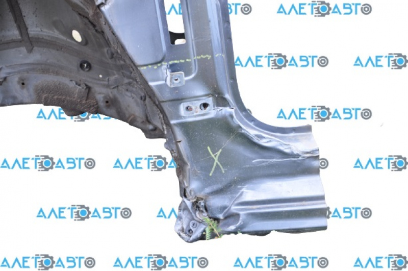 Front left quarter VW Jetta 11-18 USA graphite, dented bottom of pillar
