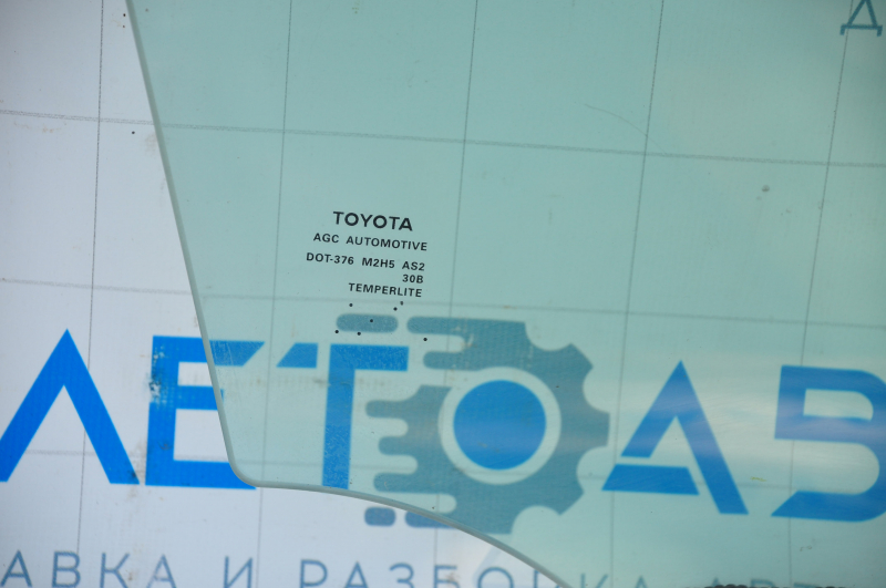 Front right door glass for Toyota Camry v55 15-17 USA