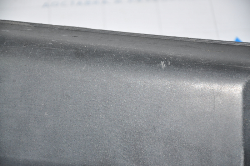 Door trim lower front left Nissan Rogue Sport 17-22 scratches