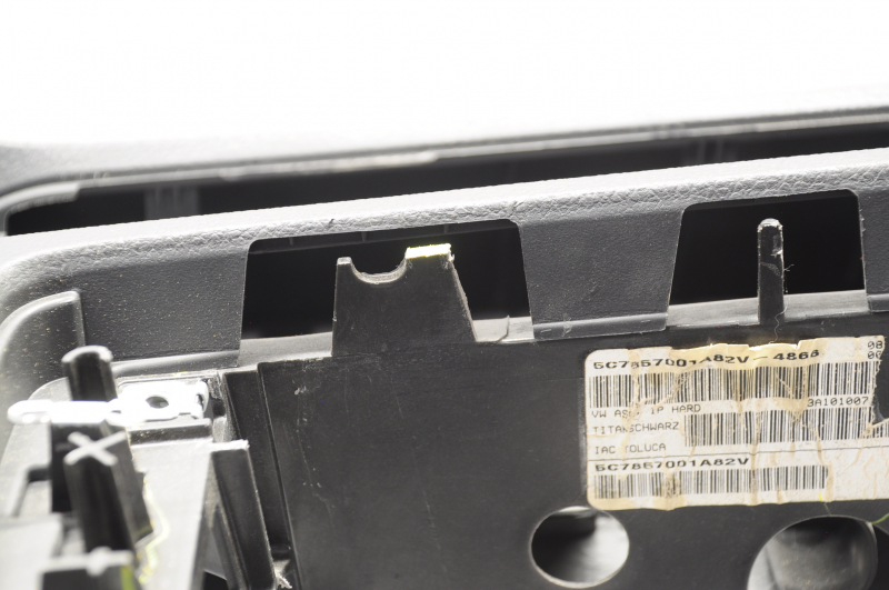 Torpedo front panel without AIRBAG VW Jetta 11-18 USA black scratches, broken mount