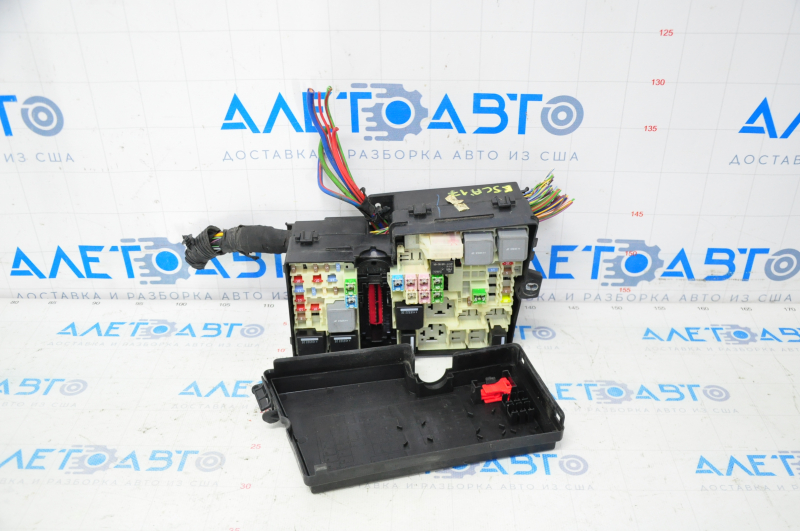 Underhood fuse box Ford Escape MK3 13-19 1.5T broken fasteners