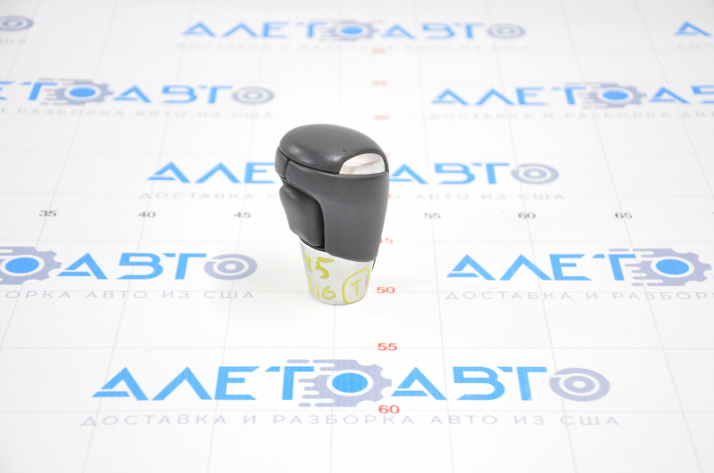Mazda CX-5 17-25 gear knob leather black, scratches