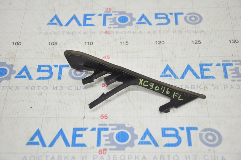 Wing plug inner left Volvo XC90 16-23 scratch