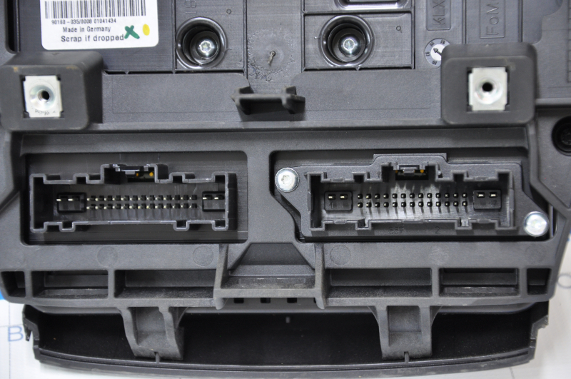 Lincoln MKC 15- Climate Monitor Control Panel with Auto Parking, Scratches on Trim