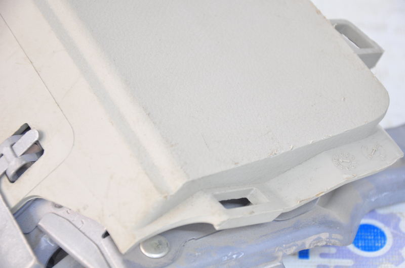 Airbag driver's knee airbag left Toyota Camry v40 07-11 light gray, scratches, rusty squib