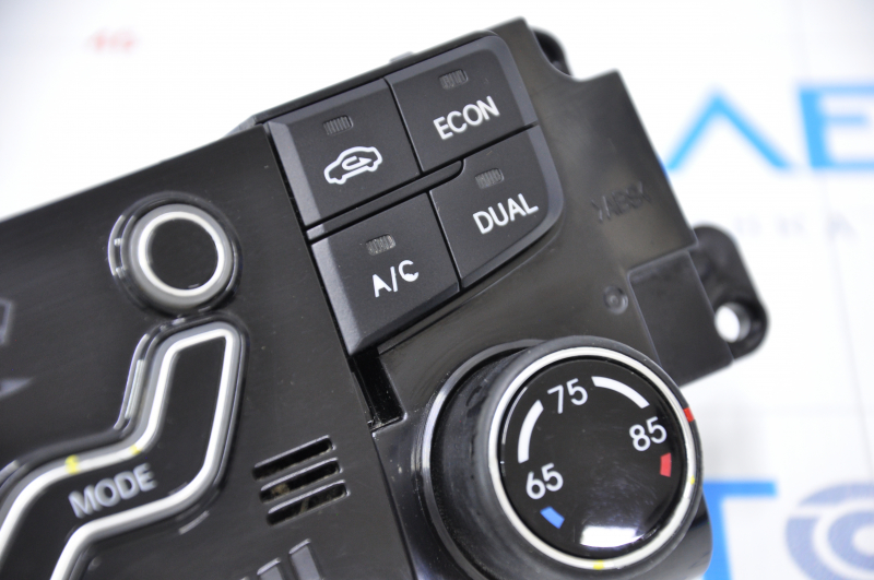 Climate control Hyundai Sonata 11-13 auto, dual zone type 1, chrome is worn out, buttons are worn out