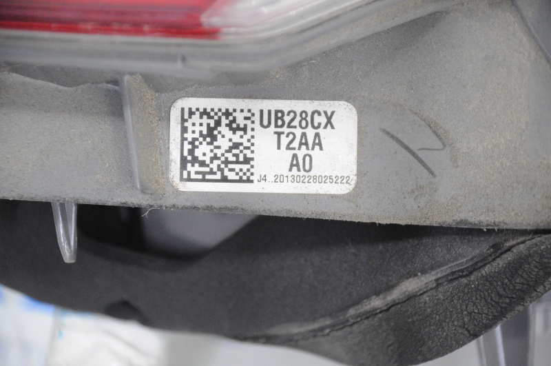Inner taillight trunk lid left Honda Accord 13-15 scratches, broken body fragment