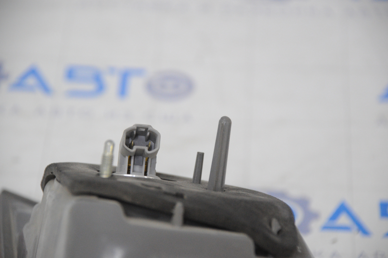 Right inner trunk lid light for Toyota Camry v55 15-17 USA, scratches, chip, missing body fragment