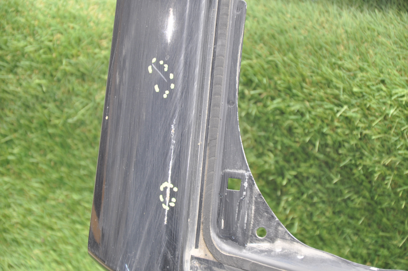 The tailgate of a Honda CRZ 11-16 is bare, the hinge mounting bolt is torn off.