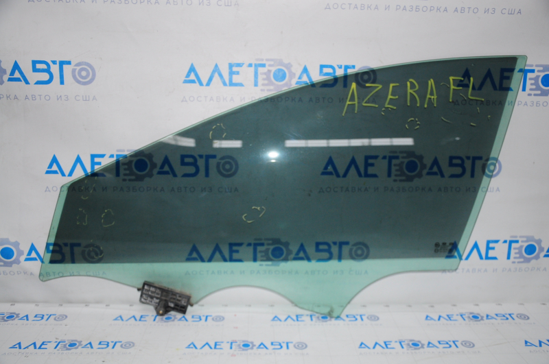 Glass of the front left door Hyundai Azera 12-17 scratches