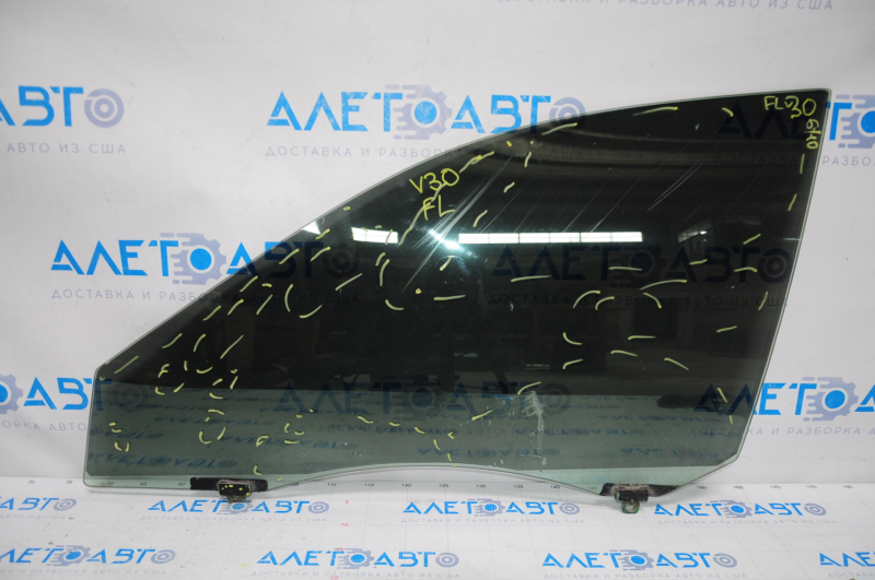 Glass door front left Toyota Camry v30 2.4 broken fastening, scratches