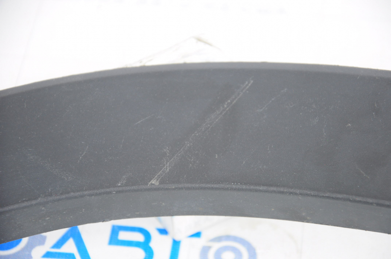 Toyota Highlander 14-19 rear right door trim arch scratches