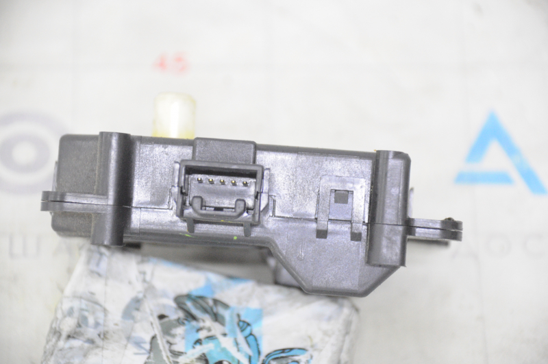 Actuator motor, heater air conditioner drive, left lower Lexus GS300 GS350 GS430 GS450h 06-11